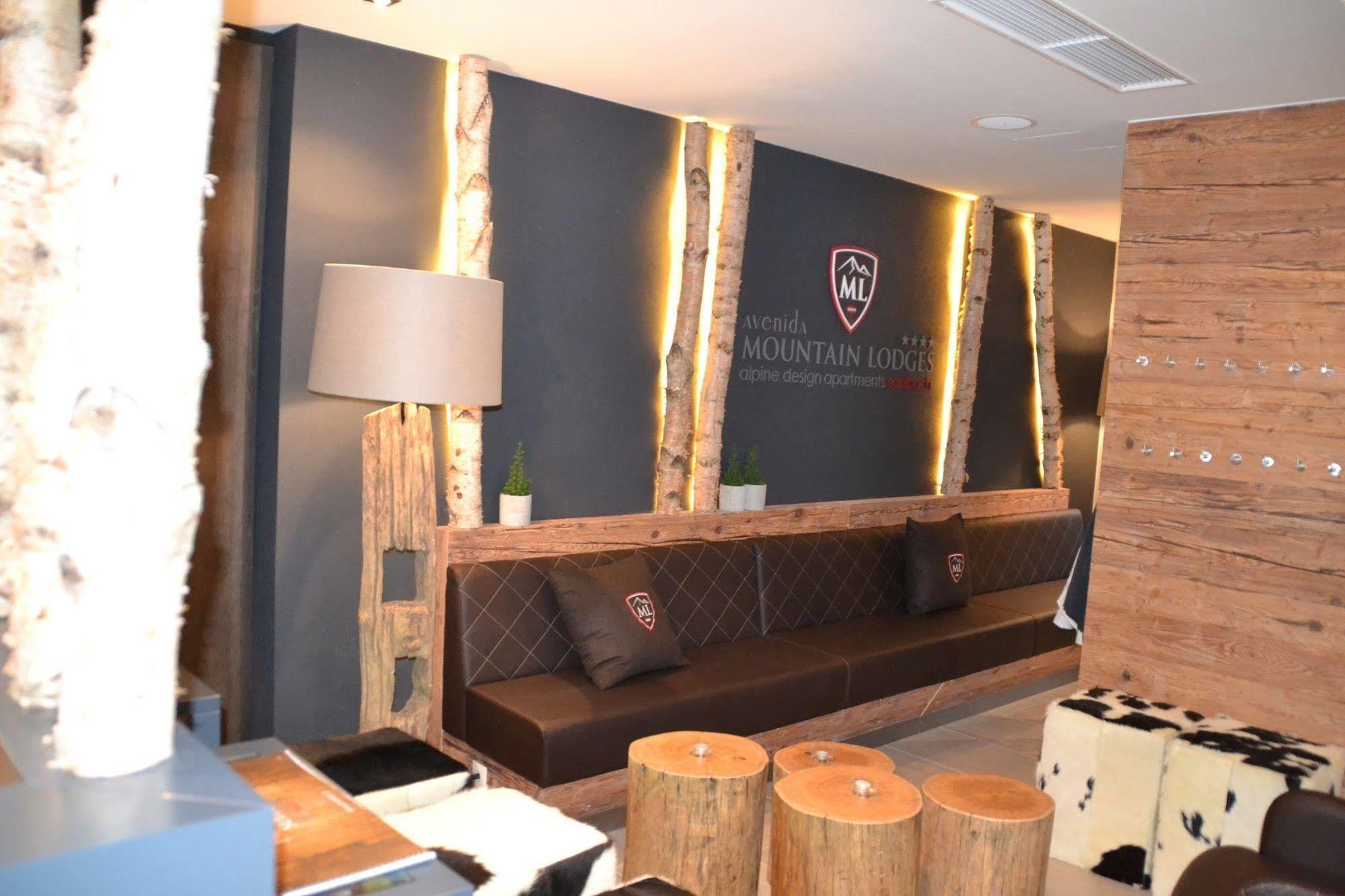 Apartahotel Avenida Mountain 4*